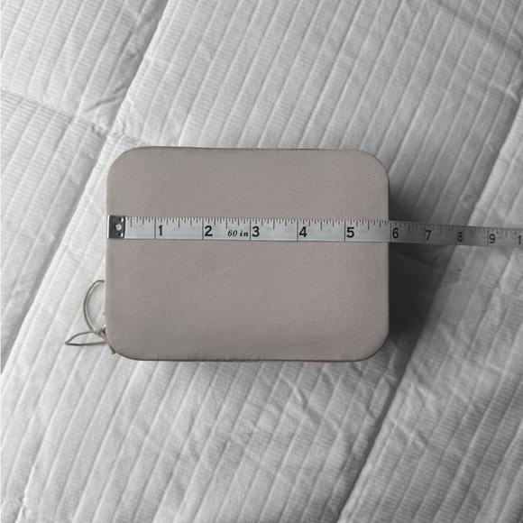 Grey jewelry box for organization - Picture 3 of 4